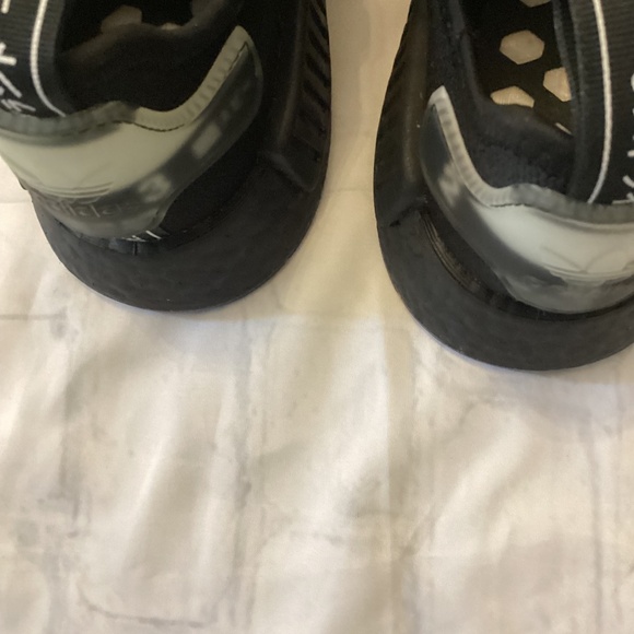 ADIDAS RUNNING SHOES NMD R1 ( PREOWNED) - Picture 5 of 13